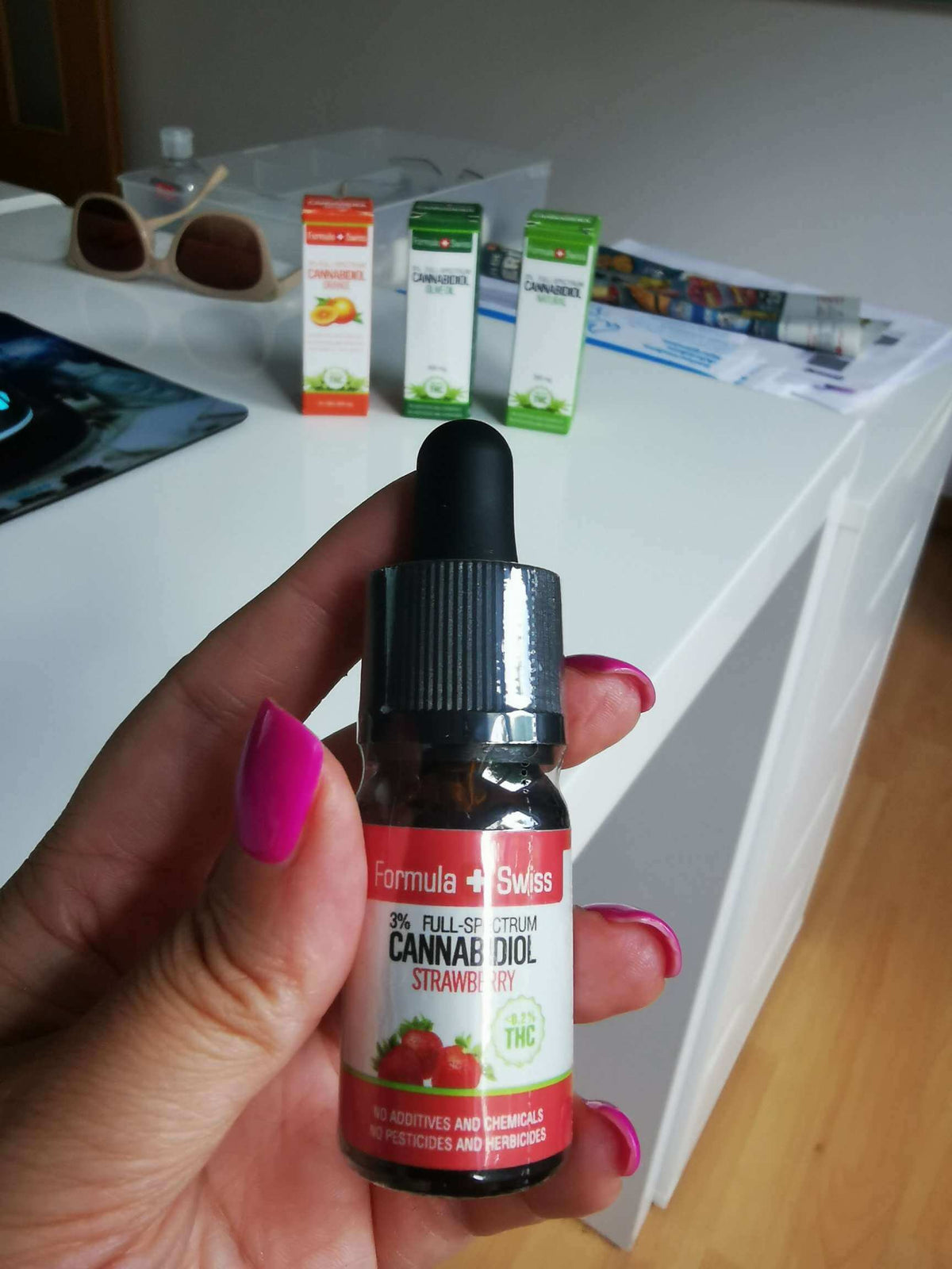 CBD olje Formula Swiss v olju MCT z jagodo